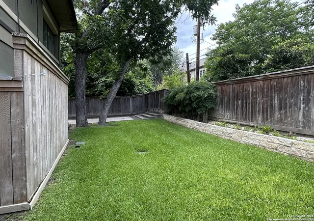 Homes for sale in Alamo Heights, TX | 137 Katherine Ct, Alamo Heights, TX 78209 | Houzeo