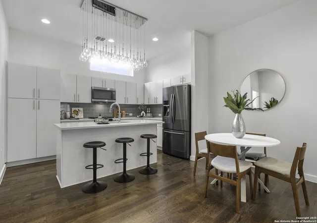 Photo 3 of Single family home for sale at 811 E Elmira Unit 2 #2, San Antonio, TX 78212 | MLS# 1880594 | Listing updated on 2025-09-23