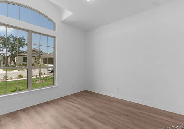 Photo 4 of Sale Pending at 231 Cinnamon Crk, Boerne, TX 78006 | MLS# 1880692 | Listing updated on 2026-02-03