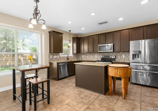 Photo 3 of Sale Pending at 103 Surrey Dr, Boerne, TX 78006 | MLS# 1880719 | Listing updated on 2026-03-23