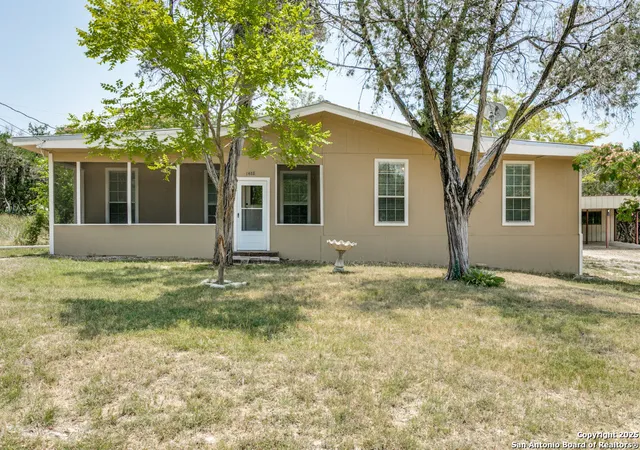 Photo 3 of Single family home for sale at 1488 Canyon Edge, Canyon Lake, TX 78133 | MLS# 1880749 | Listing updated on 2025-09-13