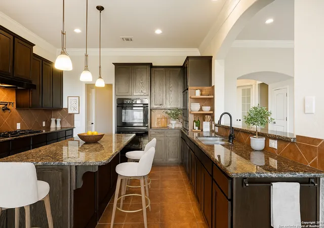 Photo 4 of Sale Pending at 7811 Winecup, San Antonio, TX 78256 | MLS# 1880772 | Listing updated on 2025-09-04