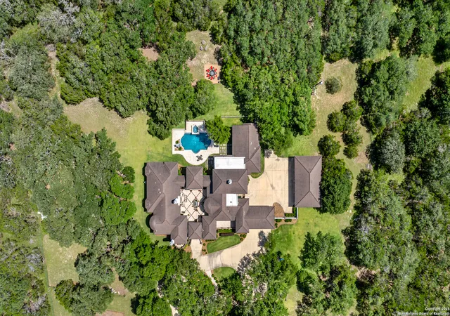 Photo 2 of Mansion for sale at 37 Old Fredericksburg, Boerne, TX 78015 | MLS# 1880823 | Listing updated on 2026-03-20