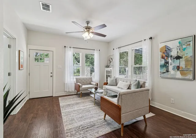 4th image of 701 W Magnolia Ave, San Antonio, TX 78212 | MLS# 1880835