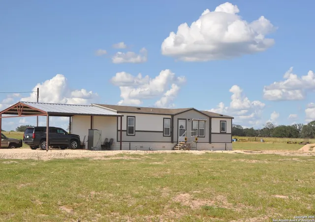 3rd image of 801 County Road 777, Devine, TX 78016 | MLS# 1880840