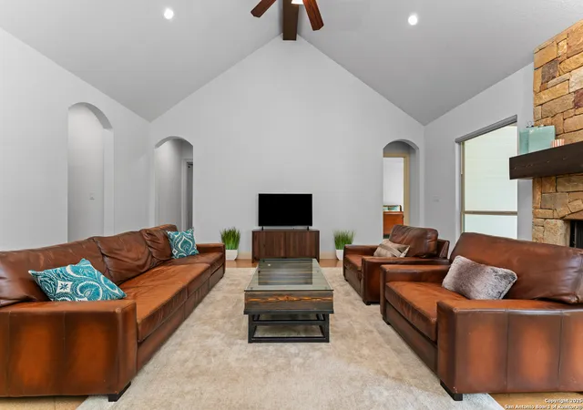 5th image of 574 Deep Water, Spring Branch, TX 78070 | MLS# 1880916