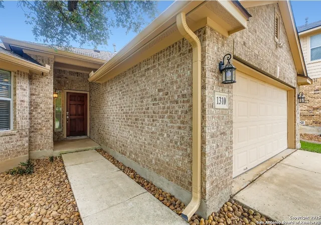Photo 3 of Sale Pending at 1310 Mineral Hills, San Antonio, TX 78260 | MLS# 1881002 | Listing updated on 2025-11-15