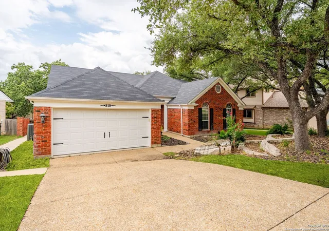 2nd image of 919 Lightstone Dr, San Antonio, TX 78258 | MLS# 1881074