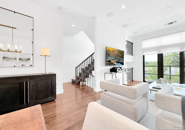 Photo 4 of Single family home for sale at 318 Grayson #204, San Antonio, TX 78212 | MLS# 1881089 | Listing updated on 2025-11-02