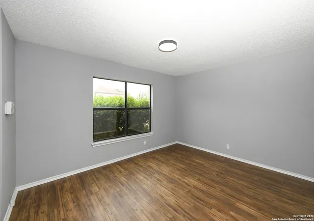 Photo 3 of Sale Pending at 7915 Bowens Crossing, San Antonio, TX 78250 | MLS# 1881106 | Listing updated on 2025-10-20