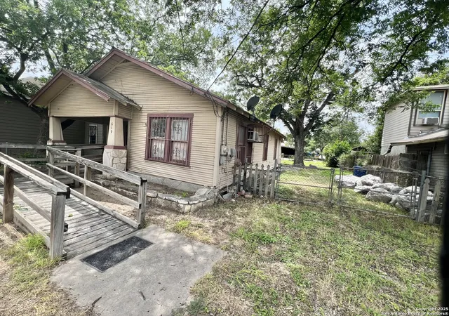 Photo 1 of Single family home for sale at 619 Probandt, San Antonio, TX 78204 | MLS# 1881121 | Listing updated on 2025-11-29