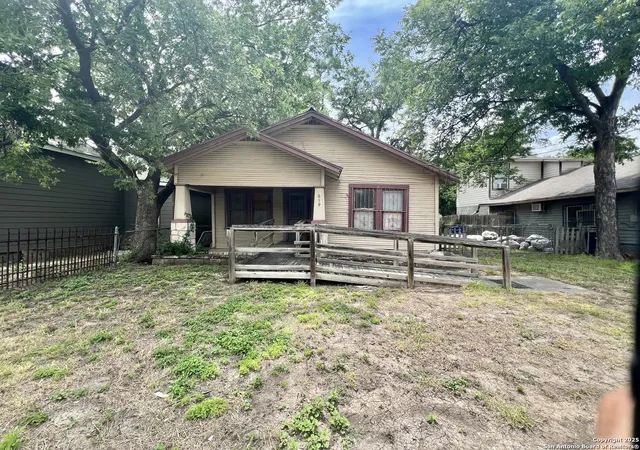 Photo 2 of Single family home for sale at 619 Probandt, San Antonio, TX 78204 | MLS# 1881121 | Listing updated on 2025-11-29