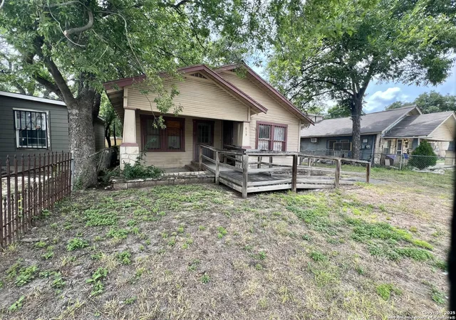 Photo 3 of Single family home for sale at 619 Probandt, San Antonio, TX 78204 | MLS# 1881121 | Listing updated on 2025-11-29