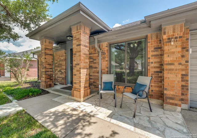 Photo 3 of Sale Pending at 7804 Vail Valley, Austin, TX 78749 | MLS# 1881124 | Listing updated on 2025-12-18
