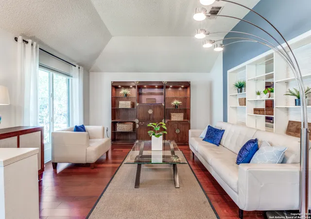 Photo 4 of Sale Pending at 7804 Vail Valley, Austin, TX 78749 | MLS# 1881124 | Listing updated on 2025-12-18