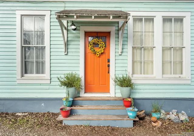 Photo 3 of Single family home for sale at 101 Alder, San Antonio, TX 78202 | MLS# 1881234 | Listing updated on 2025-10-17