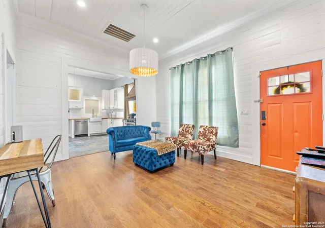 Photo 3 of Single family home for sale at 101 Alder, San Antonio, TX 78202 | MLS# 1881234 | Listing updated on 2025-10-17