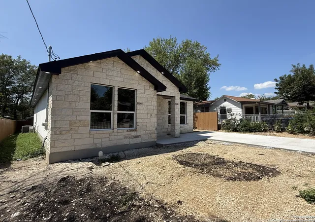 Homes for sale in San Antonio, TX | 419 N San Ignacio Ave, San Antonio, TX 78228 | MLS# 1881275