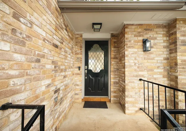 3rd image of 622 Many Oaks St, San Antonio, TX 78232 | MLS# 1881327
