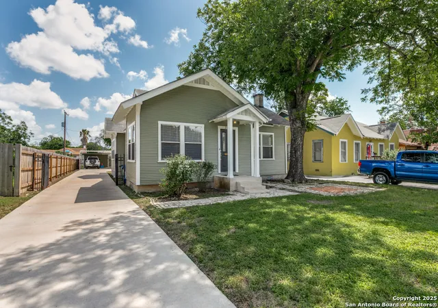 Homes for sale in San Antonio, TX | 2020 W Mulberry, San Antonio, TX 78201 | MLS# 1881391