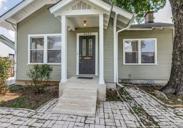 Homes for sale in San Antonio, TX | 2020 W Mulberry, San Antonio, TX 78201 | MLS# 1881391