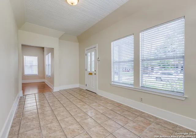 Homes for sale in San Antonio, TX | 2020 W Mulberry, San Antonio, TX 78201 | MLS# 1881391