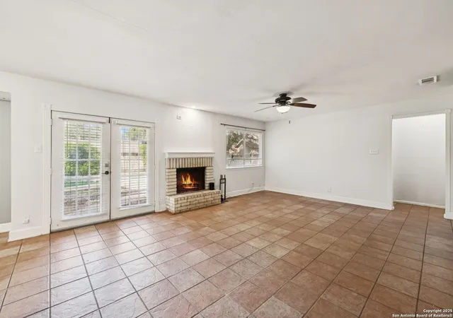 Photo 4 of Single family home for sale at 2822 Old Field Dr, San Antonio, TX 78247 | MLS# 1881481 | Listing updated on 2025-11-02