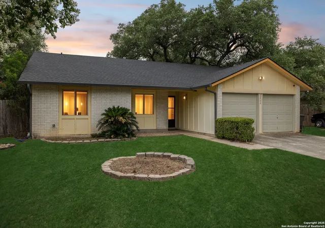 Photo 3 of Single family home for sale at 2822 Old Field Dr, San Antonio, TX 78247 | MLS# 1881481 | Listing updated on 2025-11-02