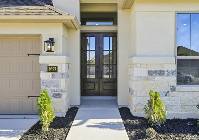 Photo 3 of Sale Pending at 1627 Dunvegan Park, Bulverde, TX 78163 | MLS# 1881555 | Listing updated on 2025-12-15