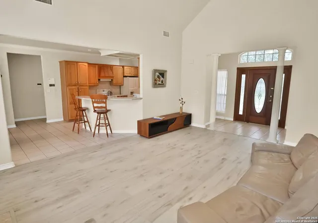 Photo 4 of Sale Pending at 518 Fossel Pass St, San Antonio, TX 78260 | MLS# 1881562 | Listing updated on 2025-10-15