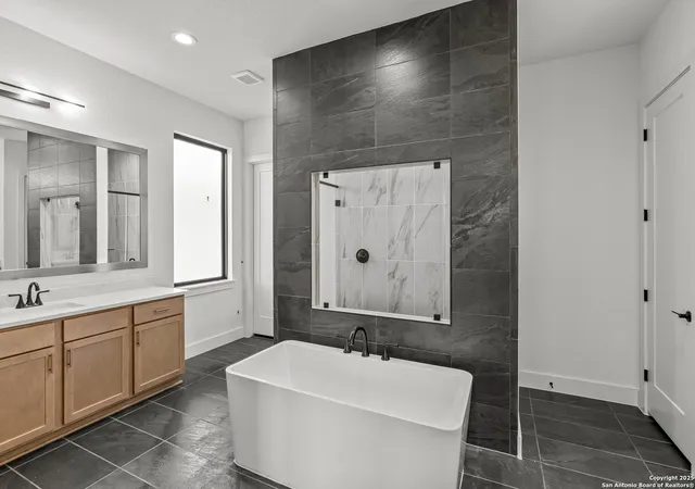Photo 4 of Single family home for sale at 337 Dulce Vista, San Antonio, TX 78228 | MLS# 1881585 | Listing updated on 2025-11-12
