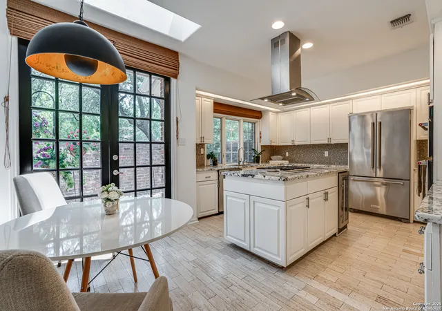 Photo 1 of Sale Pending at 6 Villa Jardin, San Antonio, TX 78230 | MLS# 1881591 | Listing updated on 2026-01-16