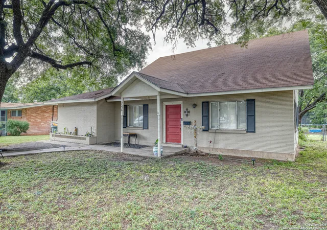 1st image of 758 N High, Uvalde, TX 78801 | MLS# 1881597