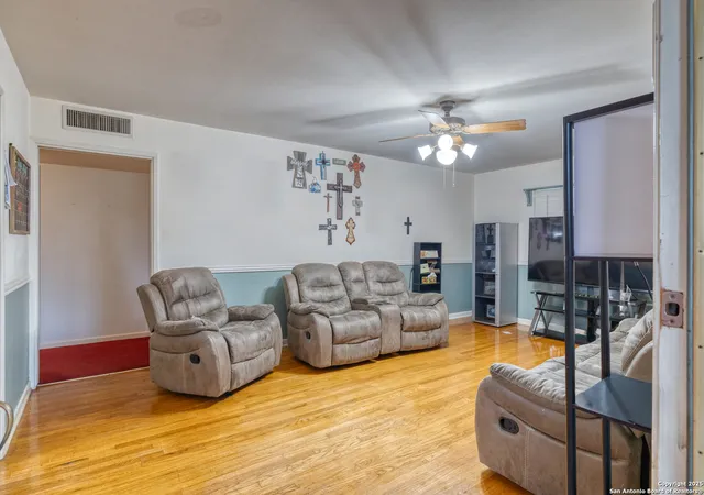 2nd image of 758 N High, Uvalde, TX 78801 | MLS# 1881597