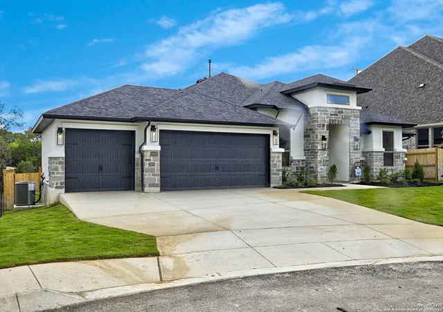 Photo 3 of Sale Pending at 28207 Seppenfield, San Antonio, TX 78260 | MLS# 1881617 | Listing updated on 2025-12-11