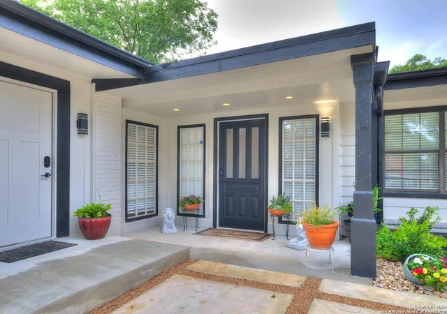 Photo 2 of Single family home for sale at 2611 Hopeton, San Antonio, TX 78230 | MLS# 1881626 | Listing updated on 2025-11-03