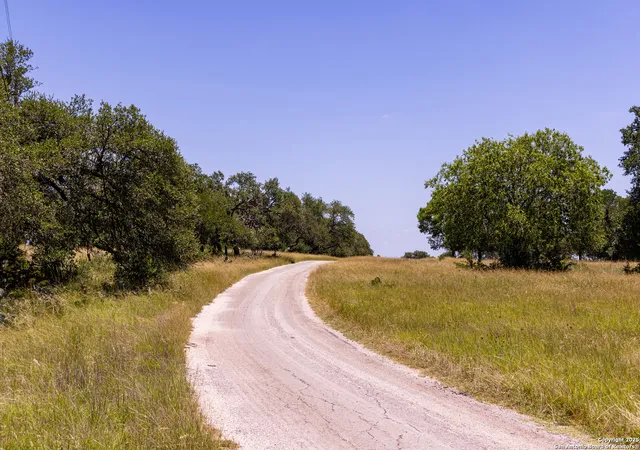 Photo 3 of Single family home for sale at 190 Jones, Kerrville, TX 78028 | MLS# 1881656 | Listing updated on 2025-07-17