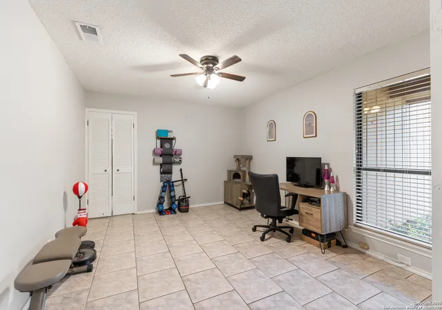 Photo 4 of Single family home for sale at 7111 Ranch Hill, San Antonio, TX 78250 | MLS# 1881686 | Listing updated on 2025-11-30