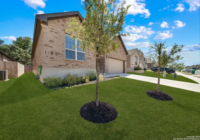 Photo 2 of Sale Pending at 309 Kilmarnock, Boerne, TX 78015 | MLS# 1881839 | Listing updated on 2025-10-20