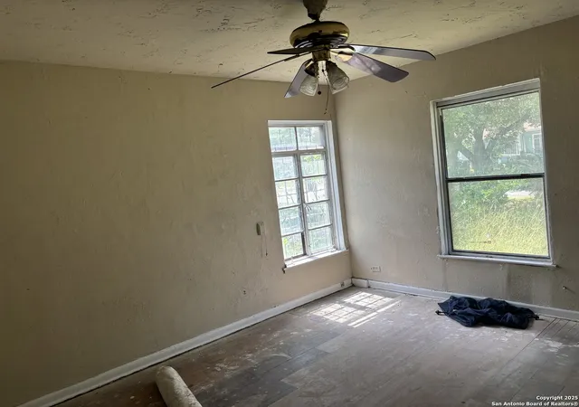 Photo 3 of Sale Pending at 251 Shasta, San Antonio, TX 78221 | MLS# 1881901 | Listing updated on 2025-12-23
