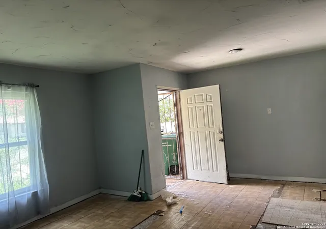 Photo 3 of Sale Pending at 251 Shasta, San Antonio, TX 78221 | MLS# 1881901 | Listing updated on 2025-12-23