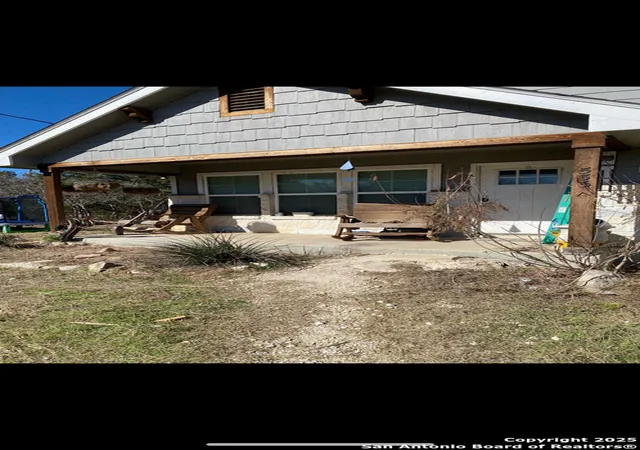 Photo 2 of Sale Pending at 535 Oak Trail, Canyon Lake, TX 78133 | MLS# 1881976 | Listing updated on 2025-09-24
