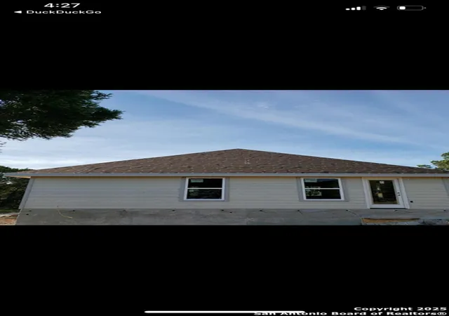 Photo 3 of Sale Pending at 535 Oak Trail, Canyon Lake, TX 78133 | MLS# 1881976 | Listing updated on 2025-09-24