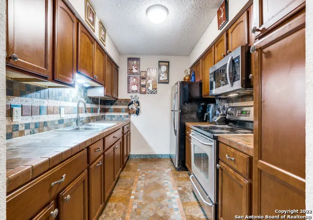 Photo 3 of Condo for sale at 4119 Medical Dr #303C, San Antonio, TX 78229 | MLS# 1882000 | Listing updated on 2025-07-18