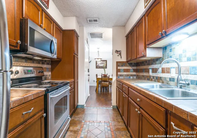 Photo 4 of Condo for sale at 4119 Medical Dr #303C, San Antonio, TX 78229 | MLS# 1882000 | Listing updated on 2025-07-18