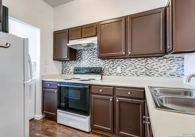 Photo 4 of Sale Pending at 12273 Apricot Dr, San Antonio, TX 78247 | MLS# 1882131 | Listing updated on 2025-09-29