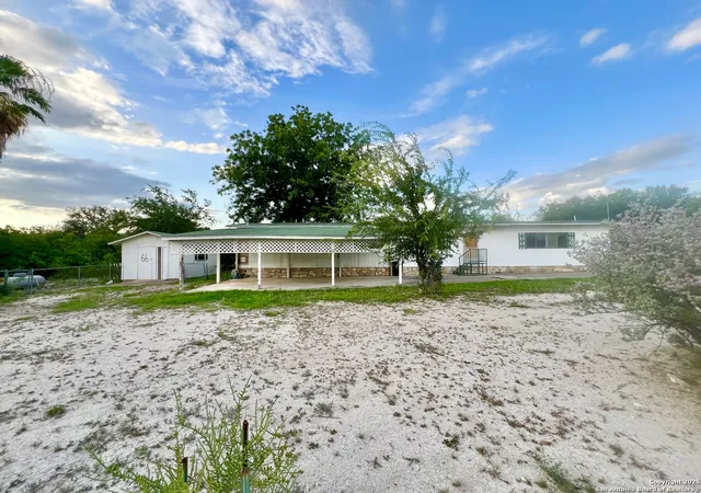 Photo 3 of Manufactured home for sale at 300 Bliss Circle, Brackettville, TX 78832 | MLS# 1882139 | Listing updated on 2025-11-24