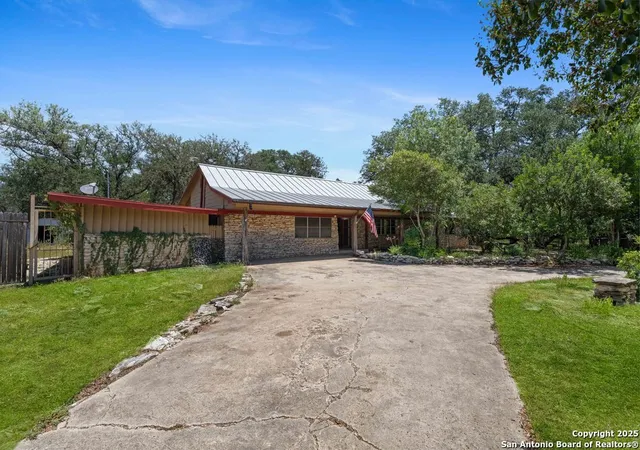 Photo 1 of Sale Pending at 9230 E Valley View Lane, San Antonio, TX 78217 | MLS# 1882228 | Listing updated on 2025-09-14