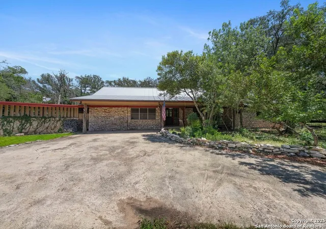Photo 2 of Sale Pending at 9230 E Valley View Lane, San Antonio, TX 78217 | MLS# 1882228 | Listing updated on 2025-09-14