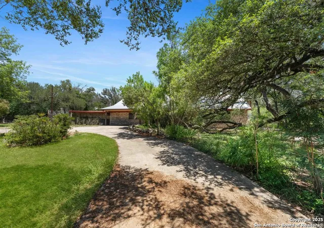 Photo 3 of Sale Pending at 9230 E Valley View Lane, San Antonio, TX 78217 | MLS# 1882228 | Listing updated on 2025-09-14